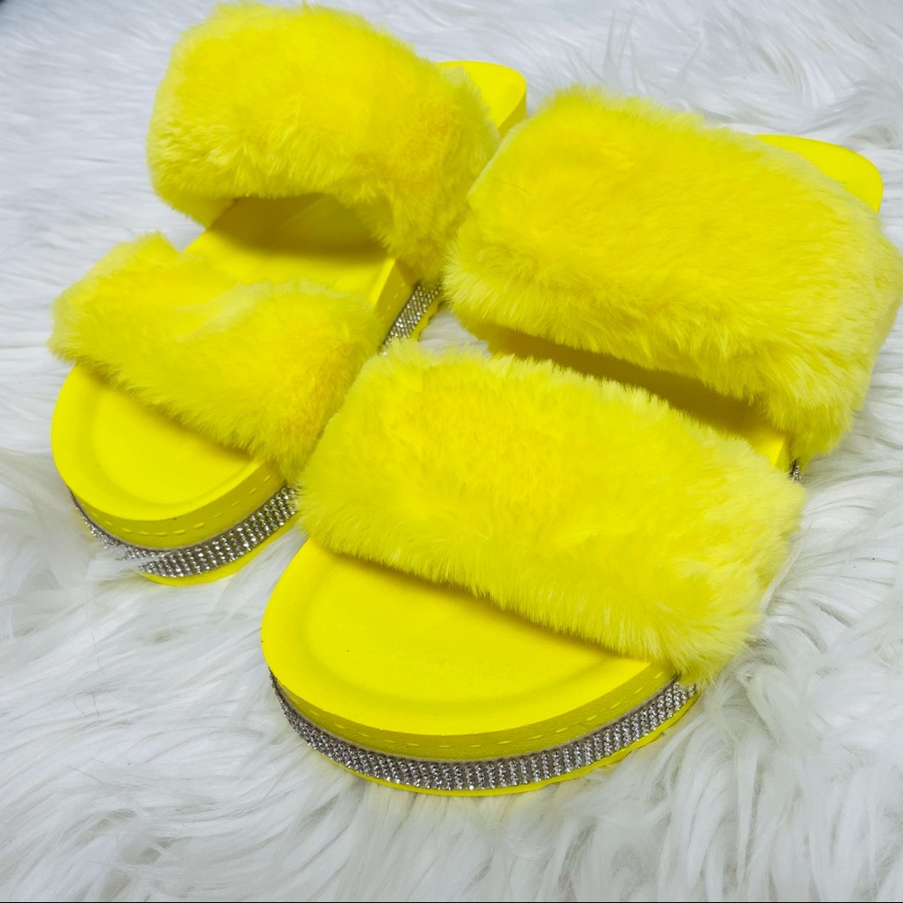 Yellow fur rhinestoned sandal - Picture 6 of 6